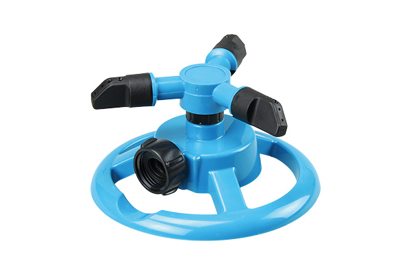 Plastic 3 arm sprinker (KN-226)