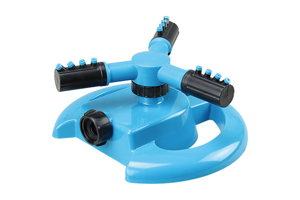 Plastic 3 arm sprinker (KN-227)